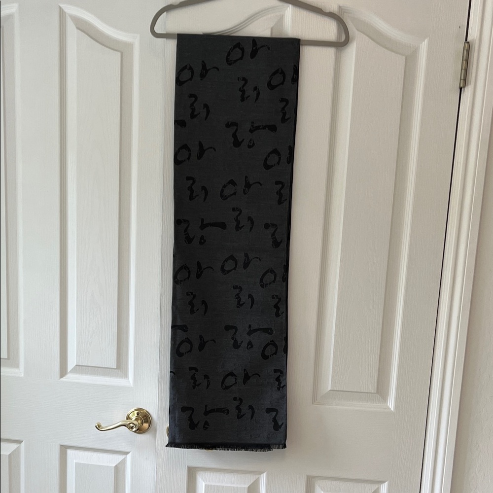 Beautiful Korean scarf or shawl. Purchased in Seoul at a posh boutique.